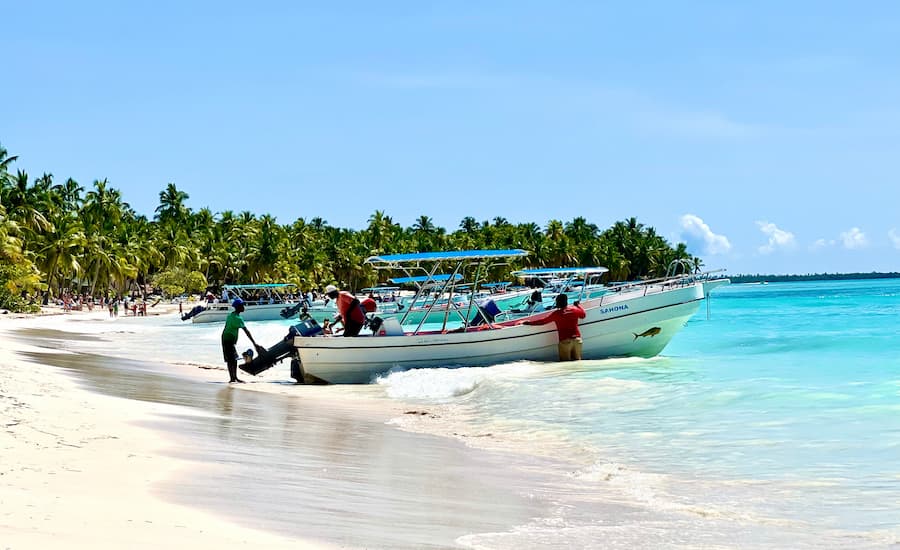 Ilha Saona: onde fica e como chegar 6 lancha-ilha-saona