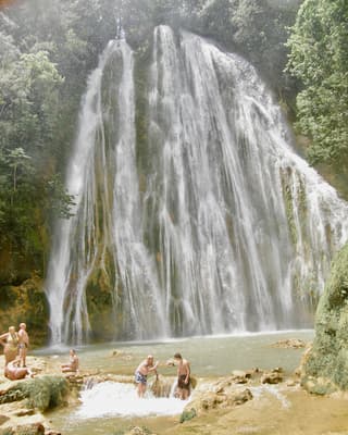 Passeio Samaná 6 cachoeira-limon-samana.jpg